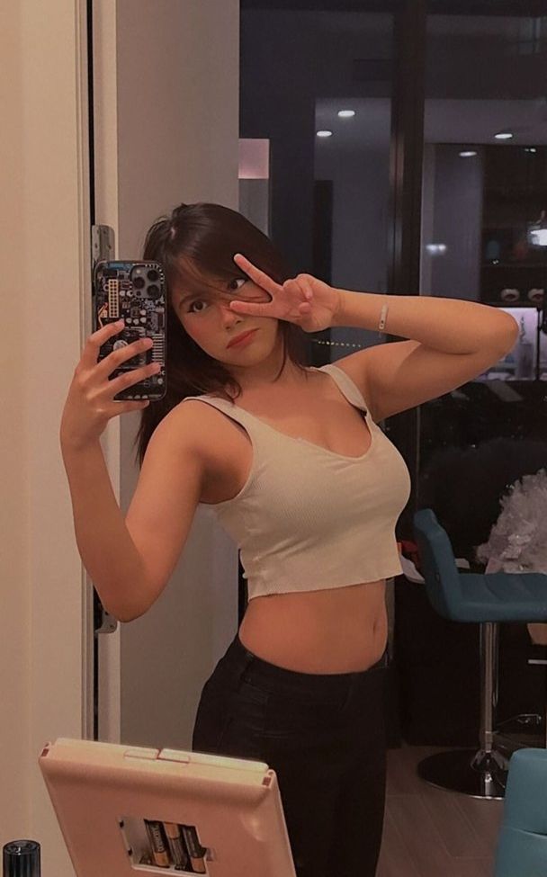 Neekolul desnuda #107867098