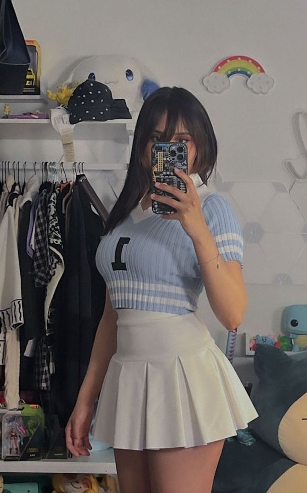 Neekolul desnuda #107867100