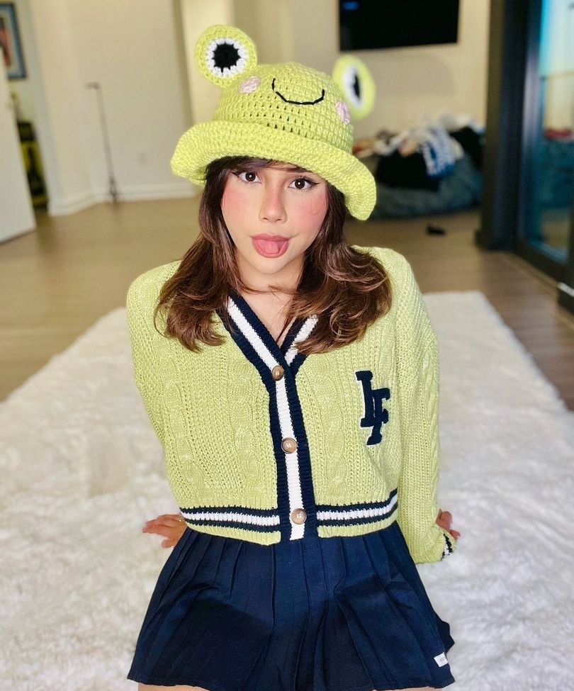 Neekolul desnuda #107867107