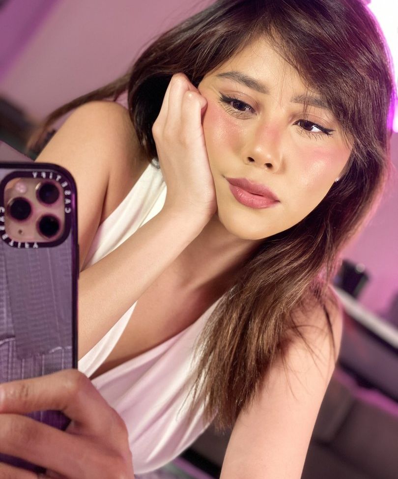 Neekolul desnuda #107867114