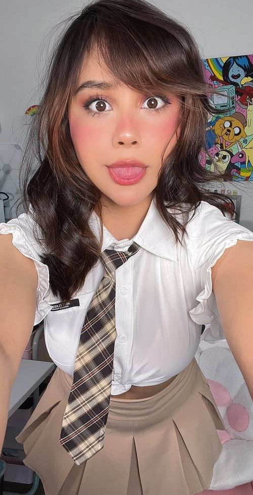 Neekolul desnuda #107867131