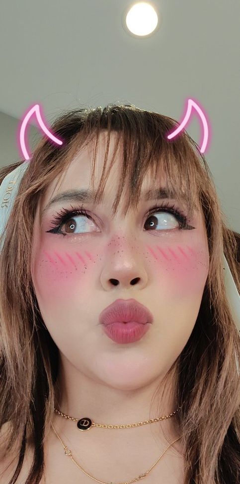 Neekolul desnuda #107867161