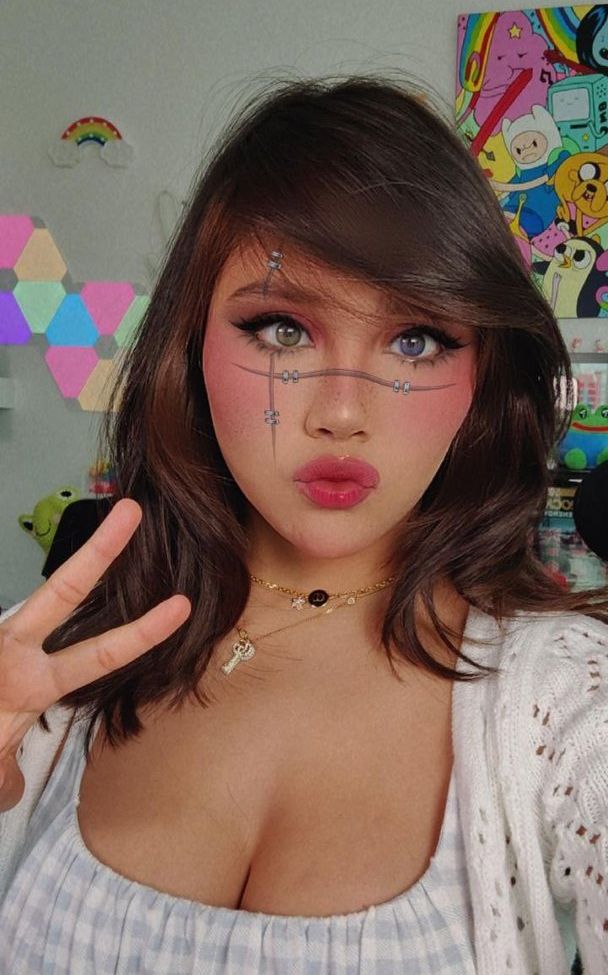 Neekolul desnuda #107867163