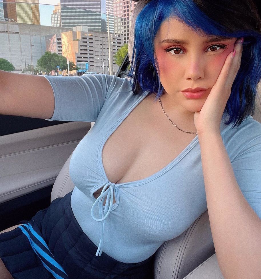 Neekolul desnuda #107867169