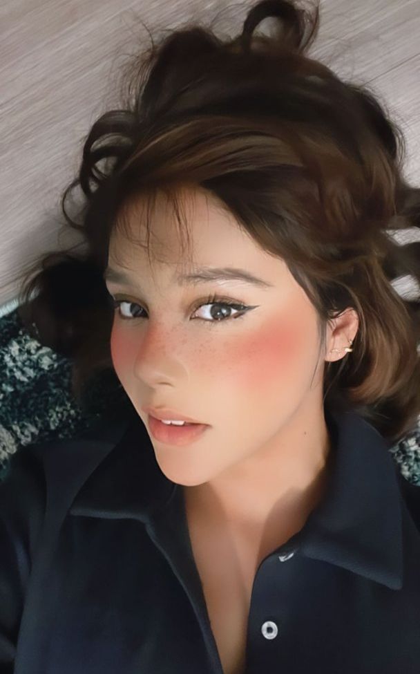 Neekolul desnuda #107867193