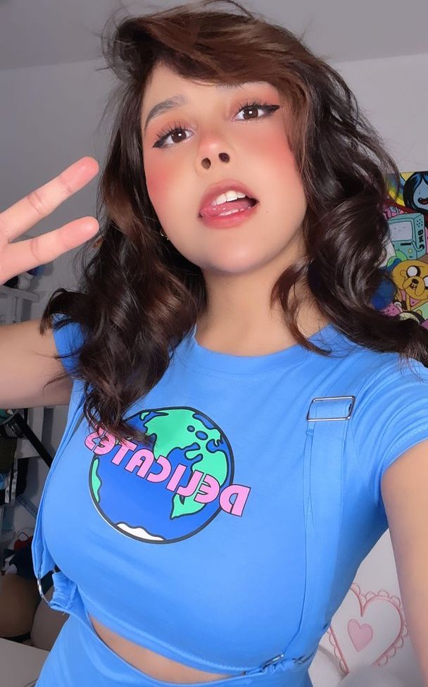 Neekolul desnuda #107867196