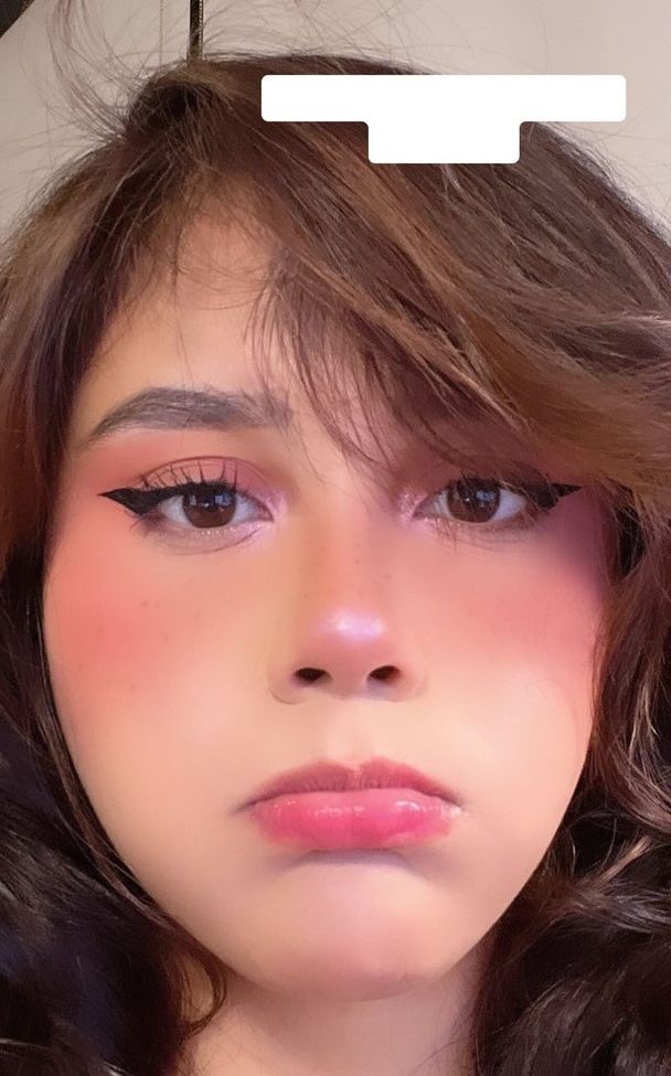 Neekolul desnuda #107867207