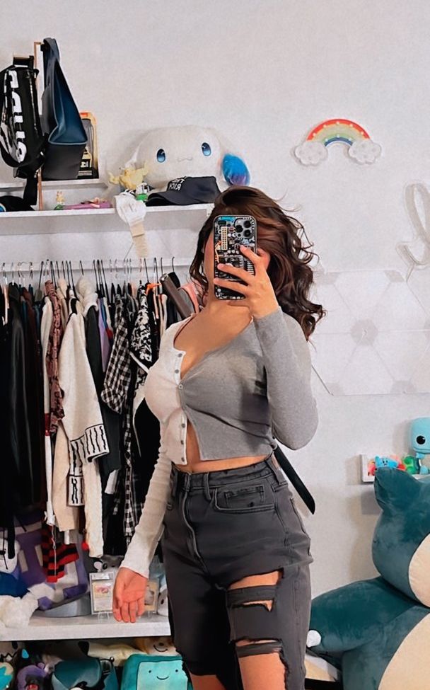 Neekolul desnuda #107867211