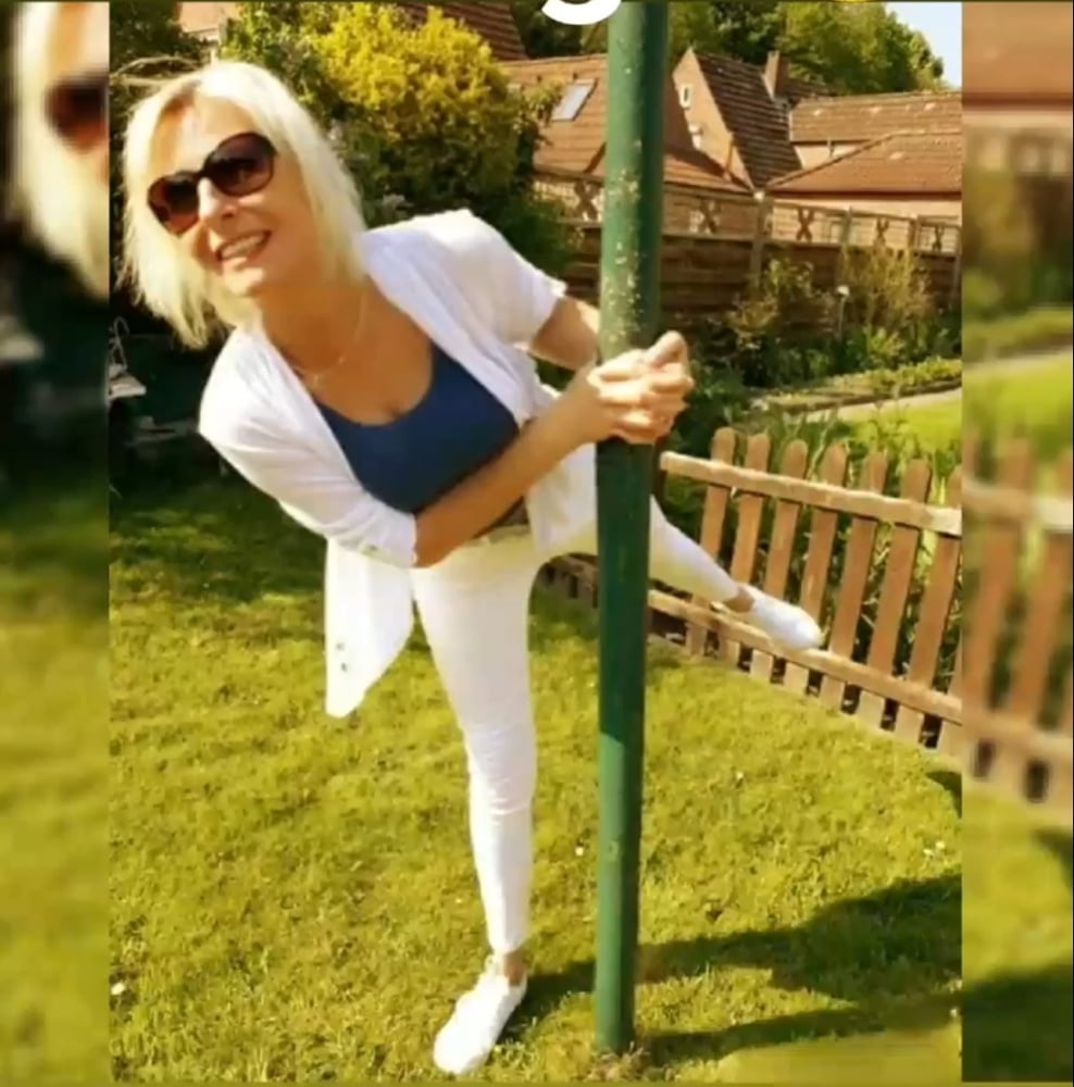 Heiss und willig
 #91474408