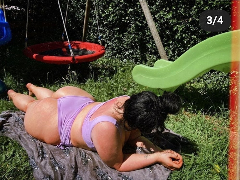 Heiss und willig
 #91474472