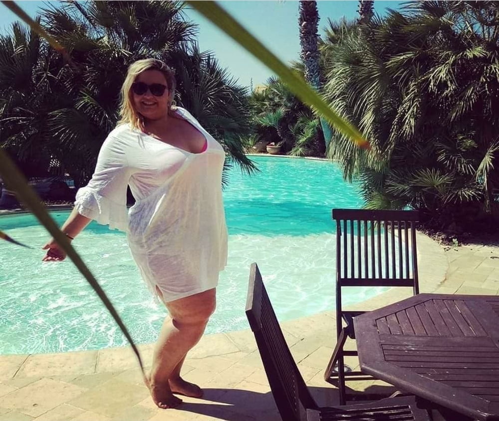 Heiss und willig
 #91474478