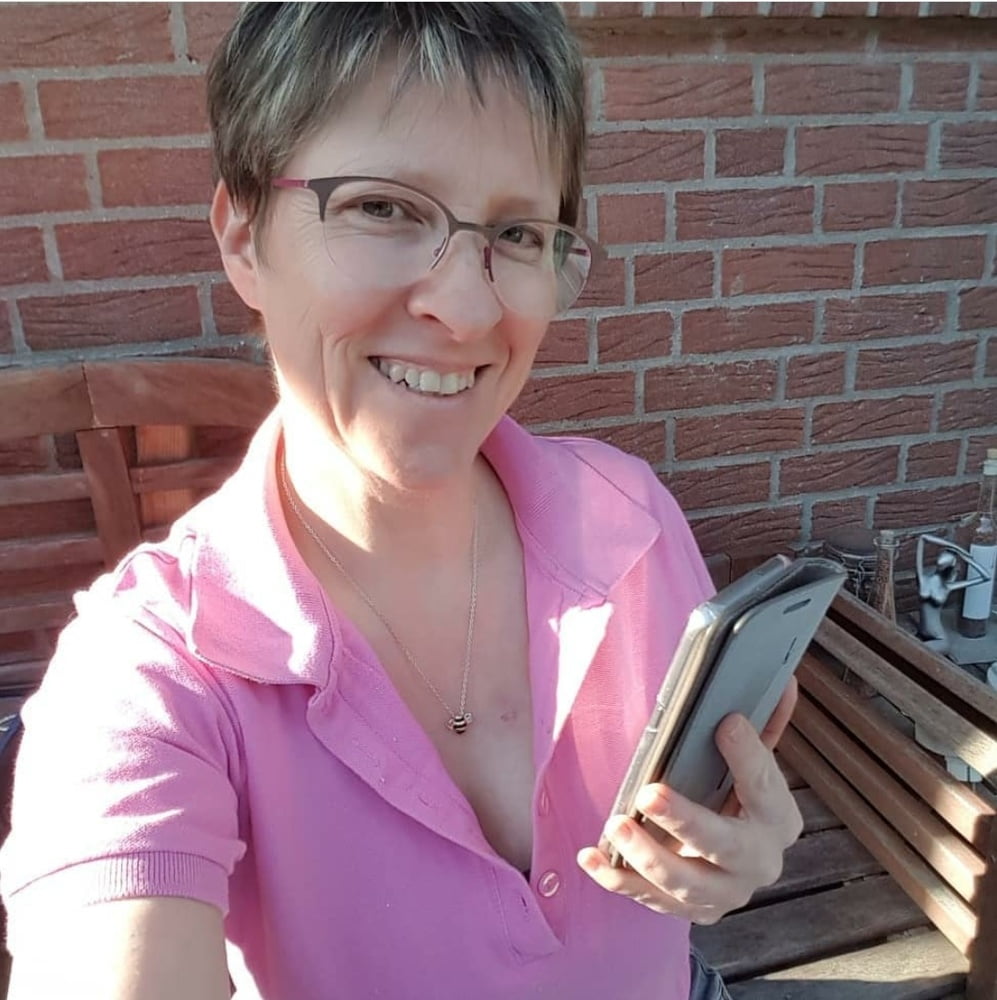 Heiss und willig
 #91474503