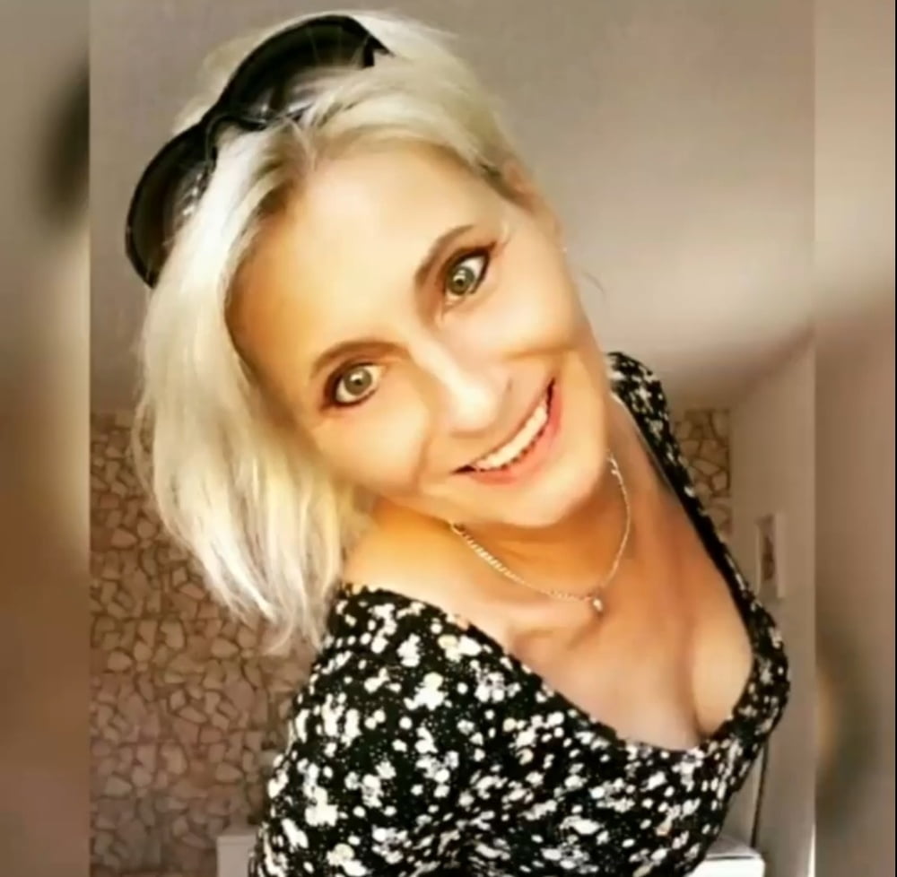 Heiss und willig
 #91474539