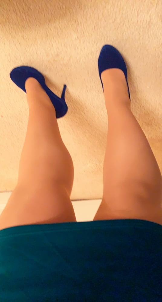My fuck me heels.... love to be penetrated while wearing :) #106857613