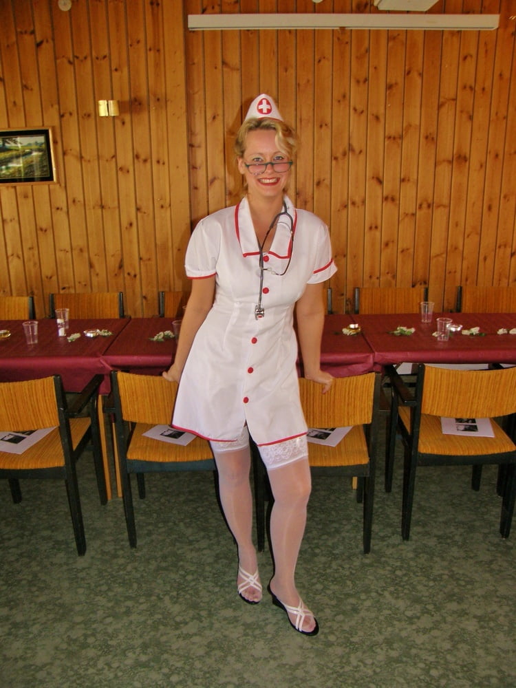 Enfermeras - ¿podemos ayudarle? (álbum grande)
 #91394654