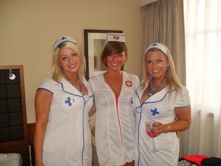 Enfermeras - ¿podemos ayudarle? (álbum grande)
 #91394703