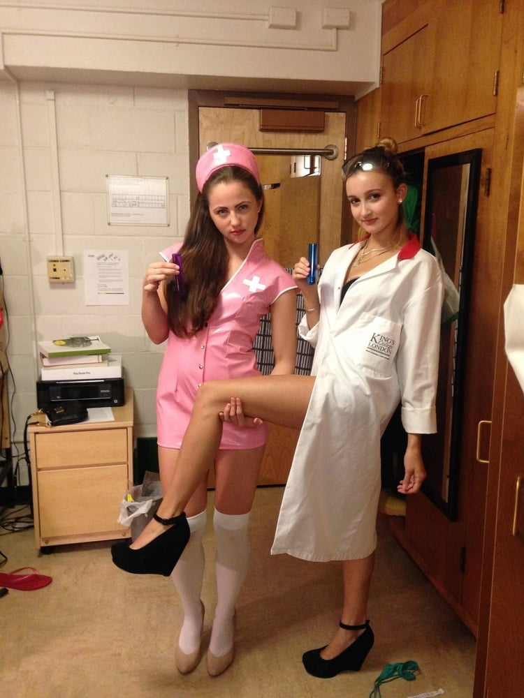 Enfermeras - ¿podemos ayudarle? (álbum grande)
 #91394773