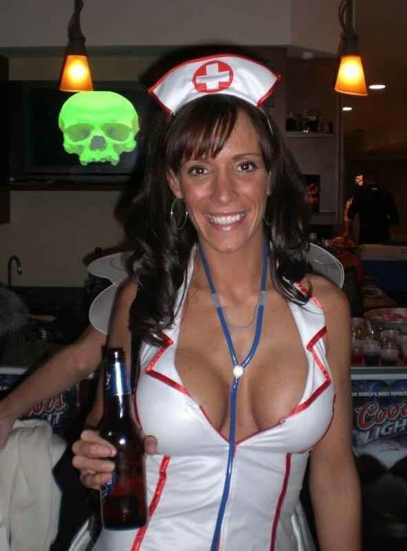 Enfermeras - ¿podemos ayudarle? (álbum grande)
 #91395240