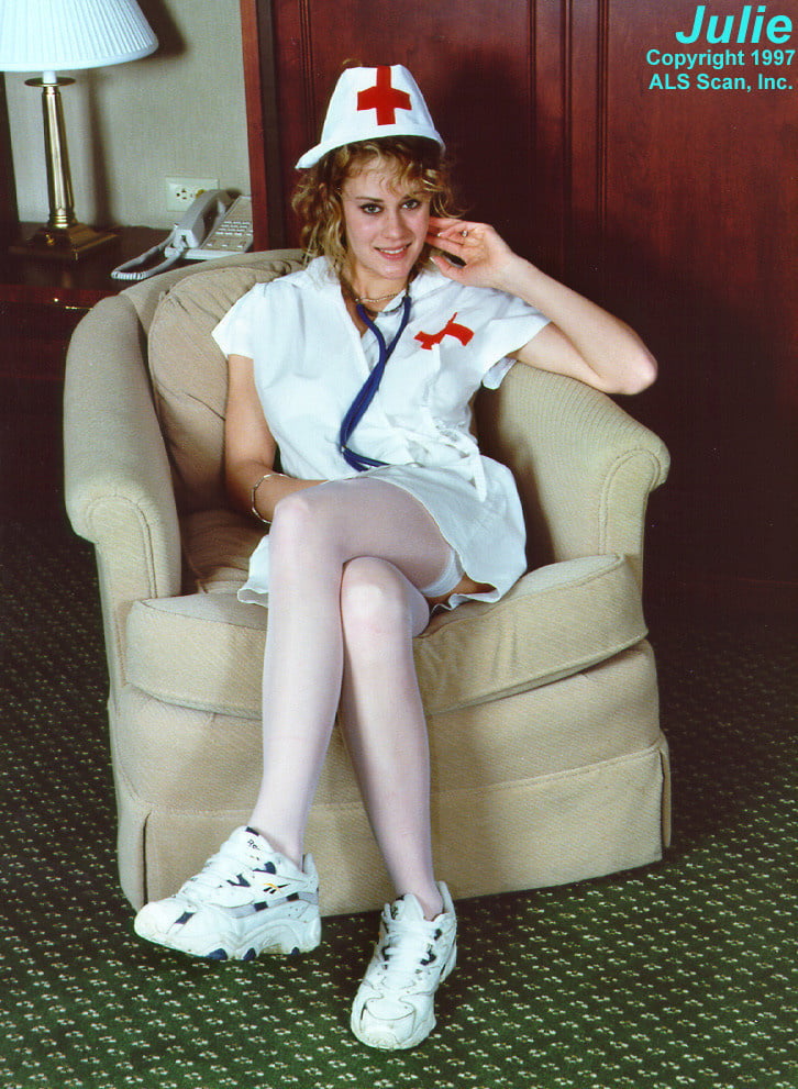 Enfermeras - ¿podemos ayudarle? (álbum grande)
 #91395608