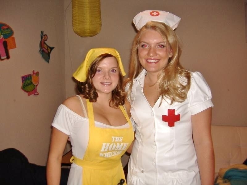 Enfermeras - ¿podemos ayudarle? (álbum grande)
 #91396052