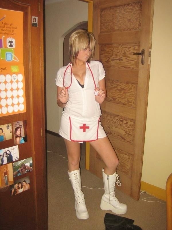 Enfermeras - ¿podemos ayudarle? (álbum grande)
 #91396066