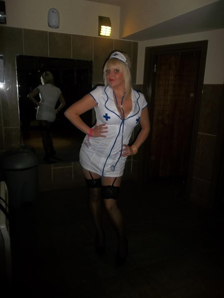 Enfermeras - ¿podemos ayudarle? (álbum grande)
 #91396236