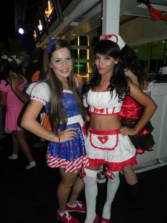 Enfermeras - ¿podemos ayudarle? (álbum grande)
 #91396254