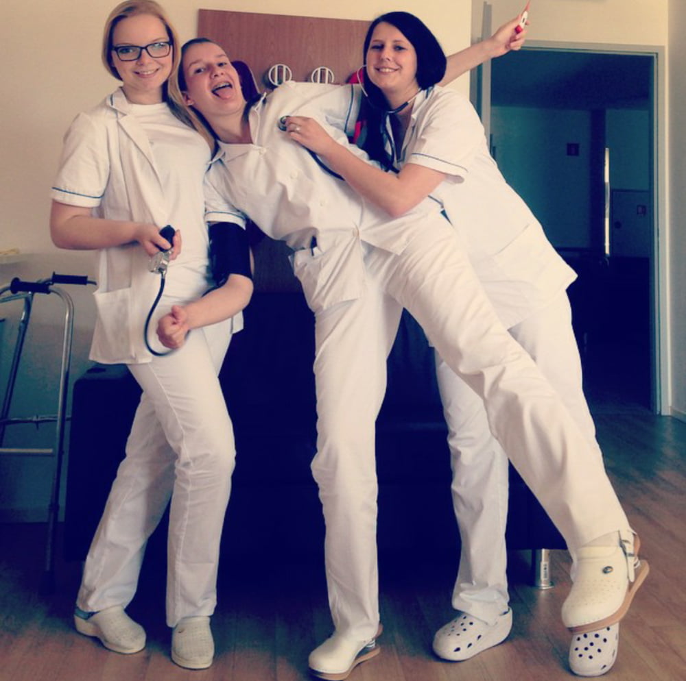 Enfermeras - ¿podemos ayudarle? (álbum grande)
 #91396334