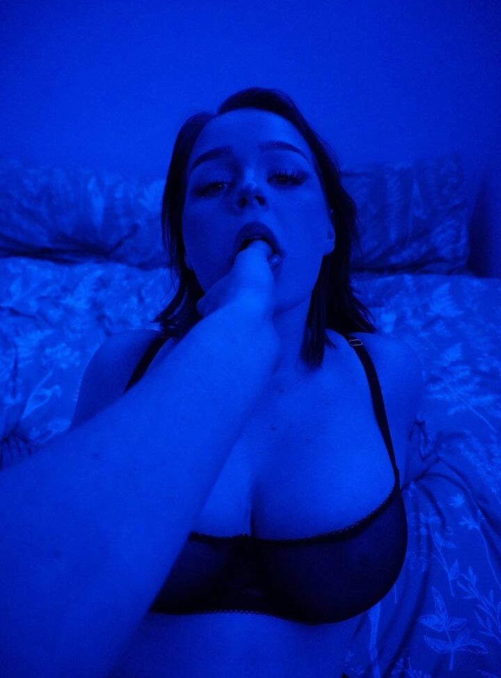 Clara00ellis desnuda #108071495