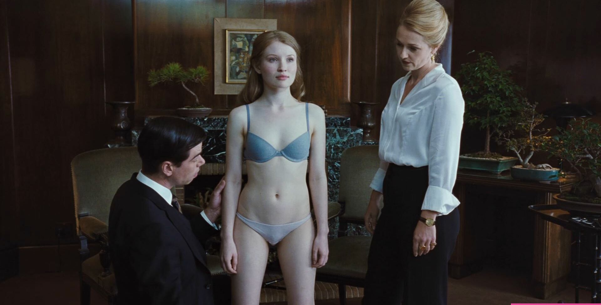 Emily Browning nackt #109078750