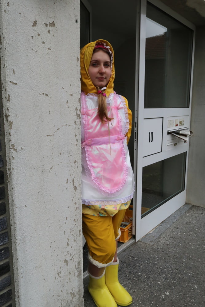 Halal german trained rubber hooker morona pigleta waiting
 #98279269
