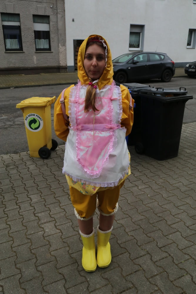 Halal german trained rubber hooker morona pigleta waiting
 #98279590