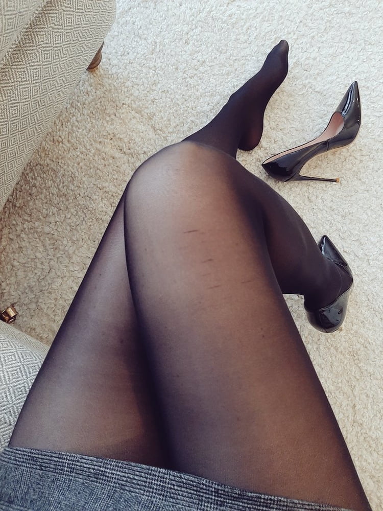 Sexy MILFs and GILFs wearing tights 8 #103411275