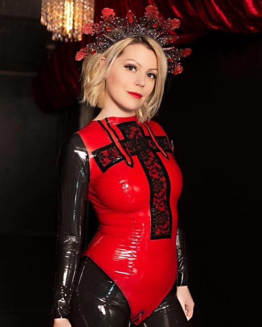 Latex Rubber Milf Granny May issue #98281526