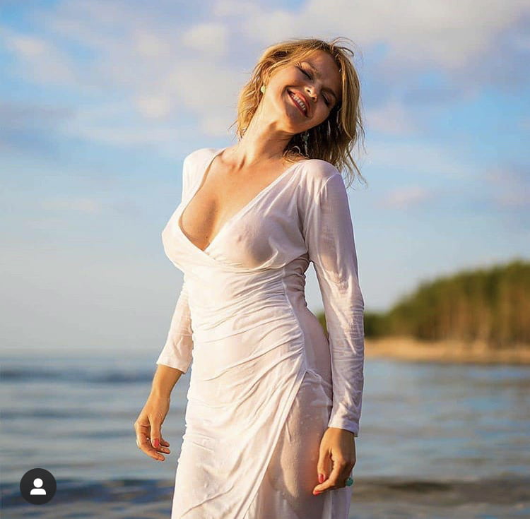 Braless ama
 #105147551