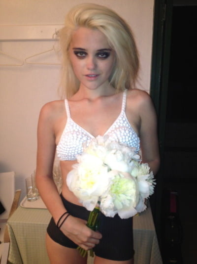 Sky ferreira è caldo!
 #90473958