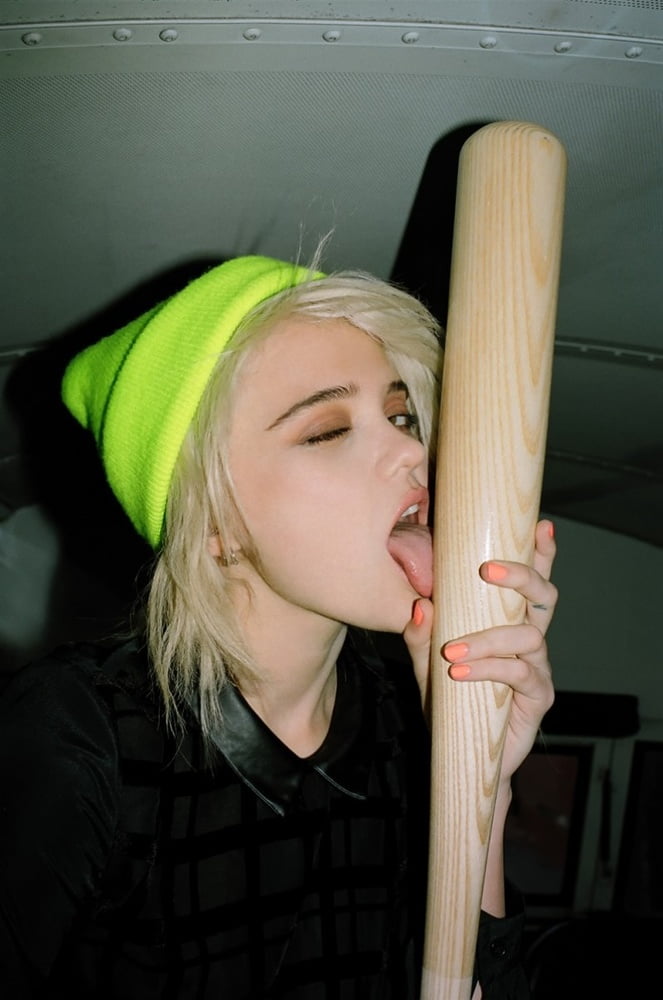 Sky ferreira è caldo!
 #90474043