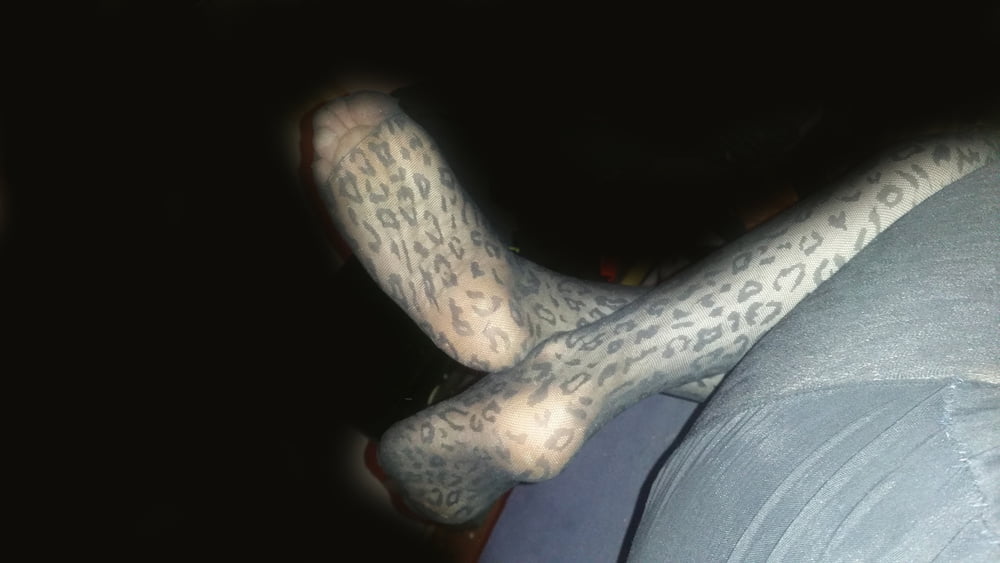 Cattivo ragazzo sissy in leopardo collant & anteprima del corpo
 #106823769