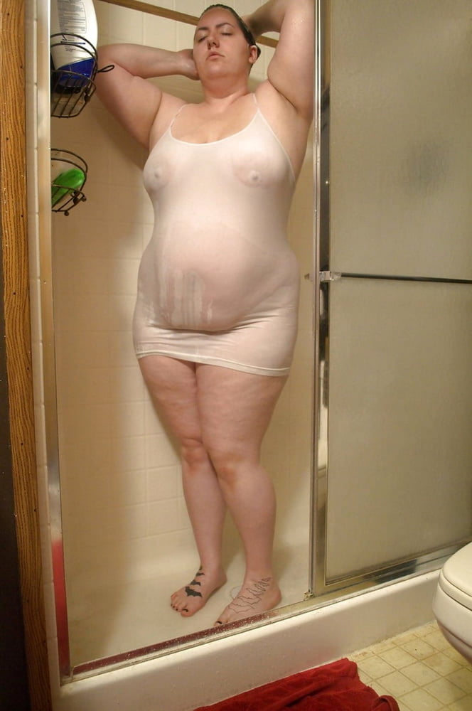 Milfs and Some Gilfs in The Shower #101002848