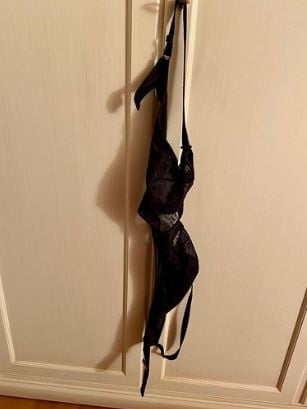 Schwarze BHs an reifen Frauen
 #100270608