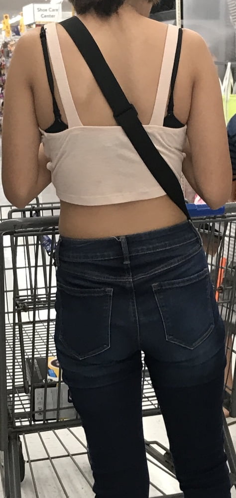 Schwarze BHs an reifen Frauen
 #100270614