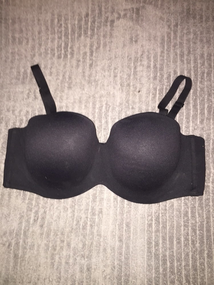 Schwarze BHs an reifen Frauen
 #100270664