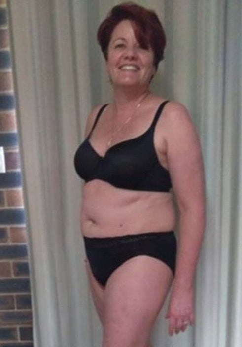 Schwarze BHs an reifen Frauen
 #100270673