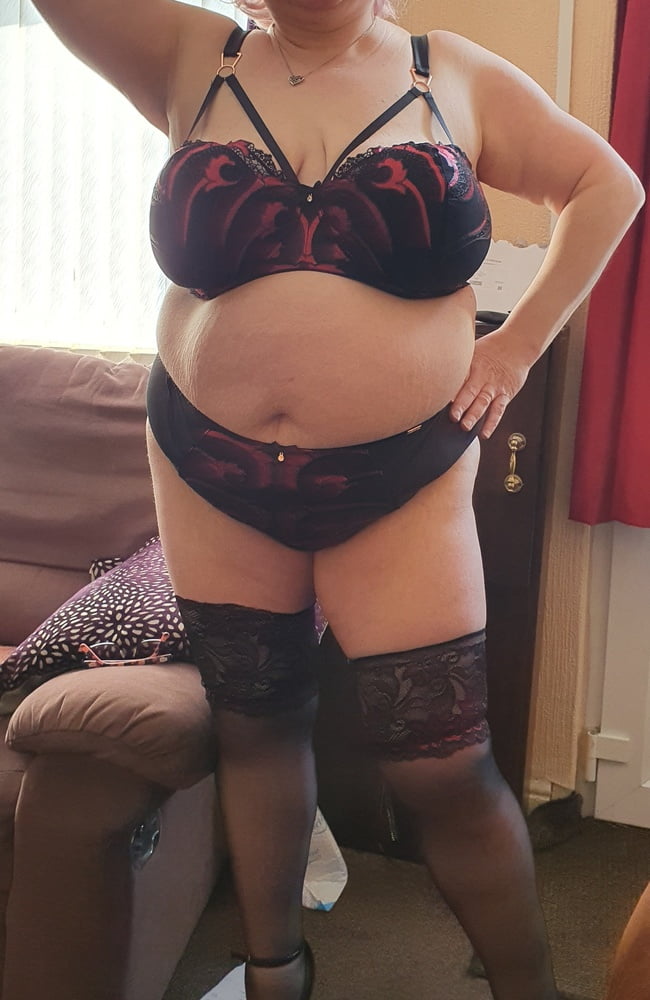 Schwarze BHs an reifen Frauen
 #100271121