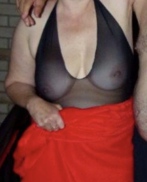 Schwarze BHs an reifen Frauen
 #100271143