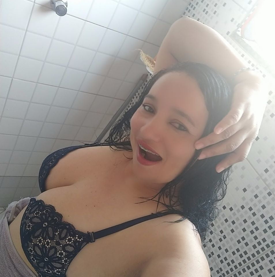 Schwarze BHs an reifen Frauen
 #100271181