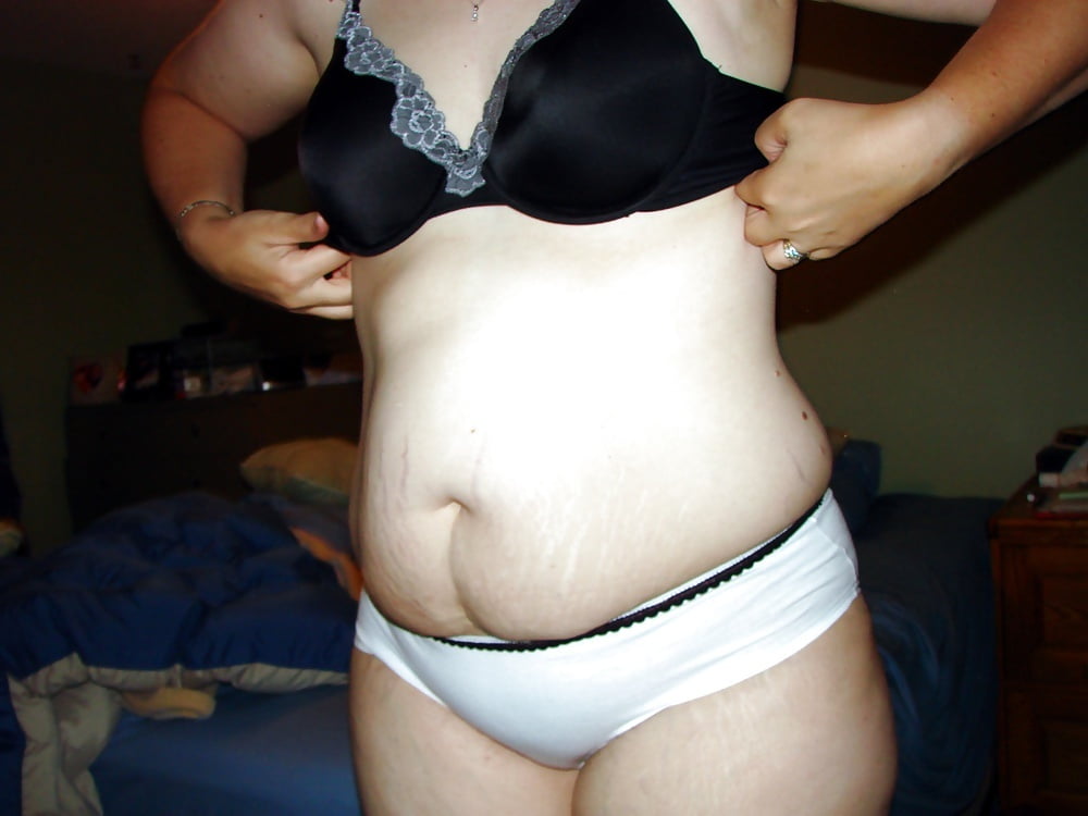 Schwarze BHs an reifen Frauen
 #100271224