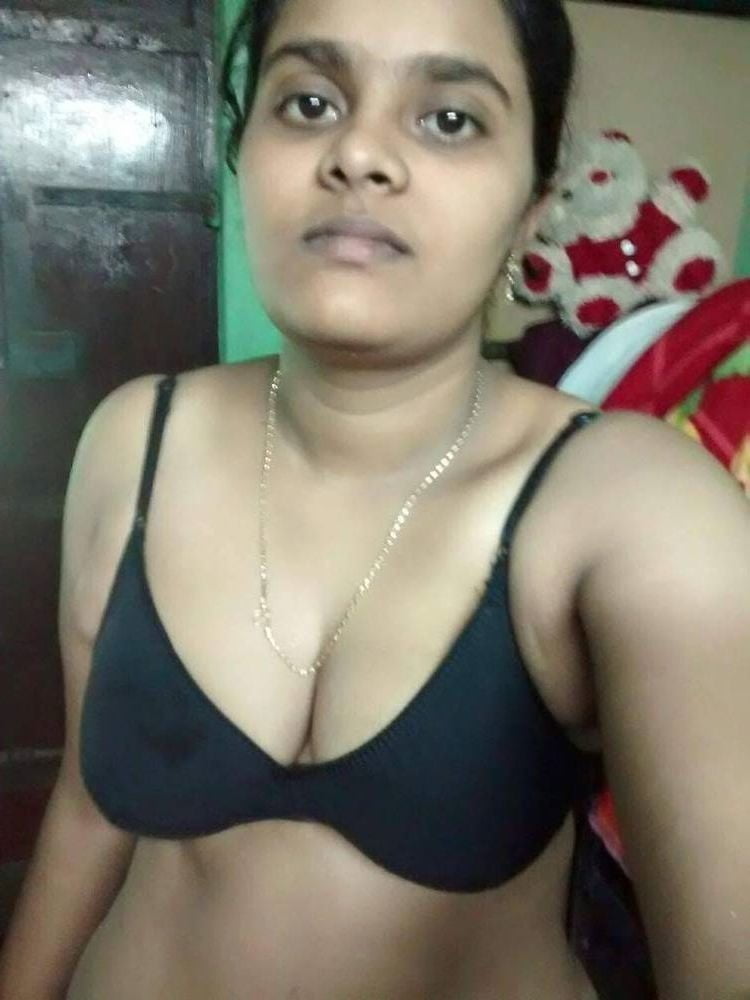 Schwarze BHs an reifen Frauen
 #100271296