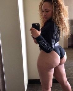 Yella Knochen
 #94834036