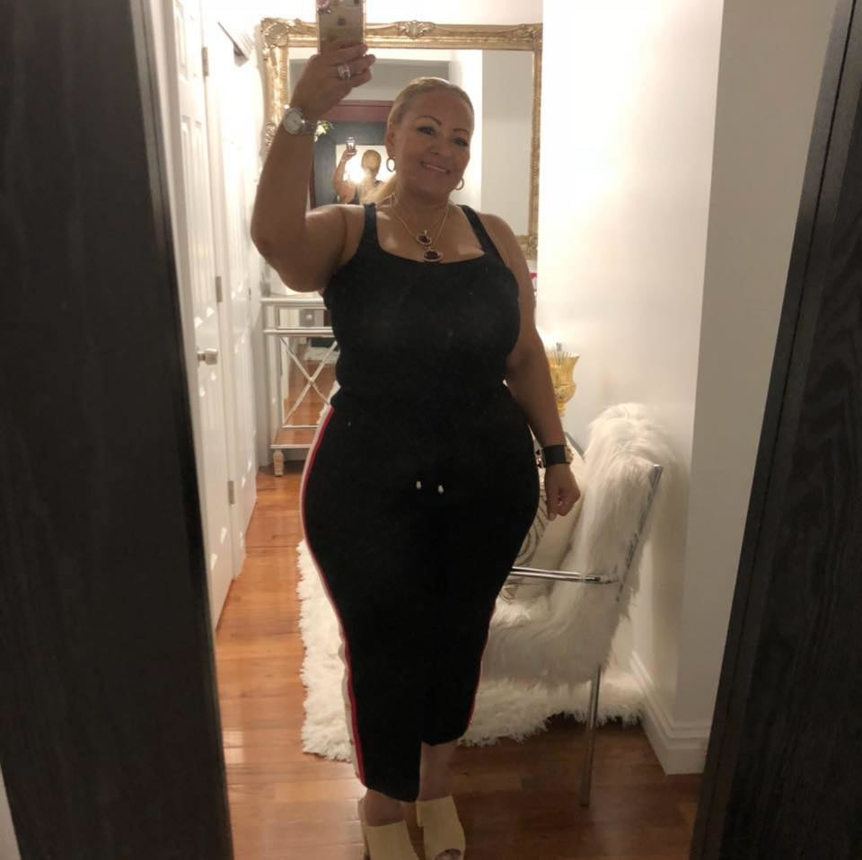 Caderas anchas de las mujeres 324
 #104336479